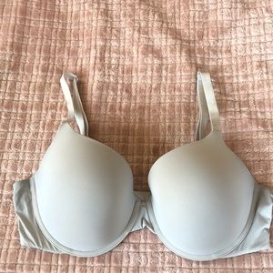 Victoria’s Secret uplift semi demi